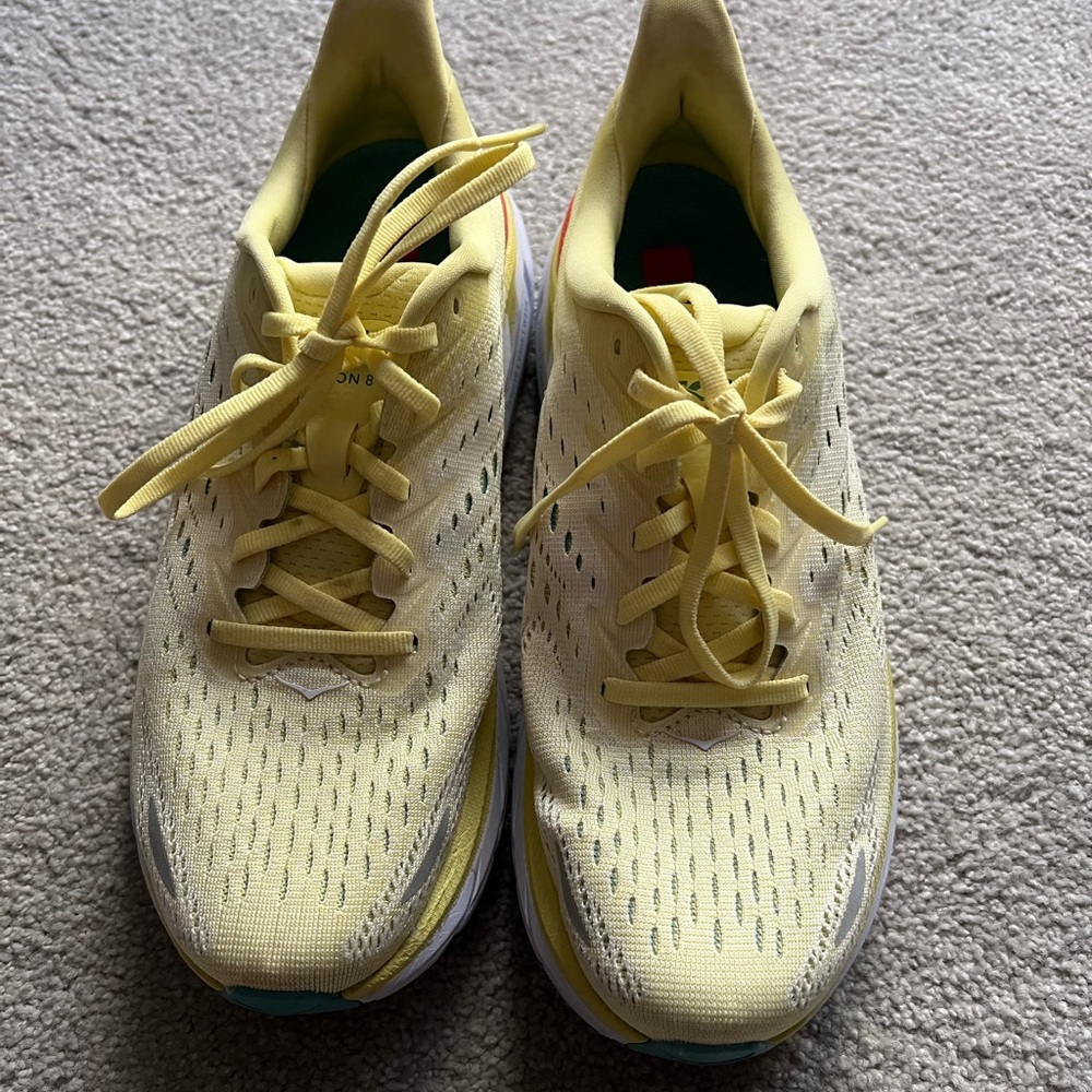 Yellow Women’s Clifton 8 Hokas 7.5